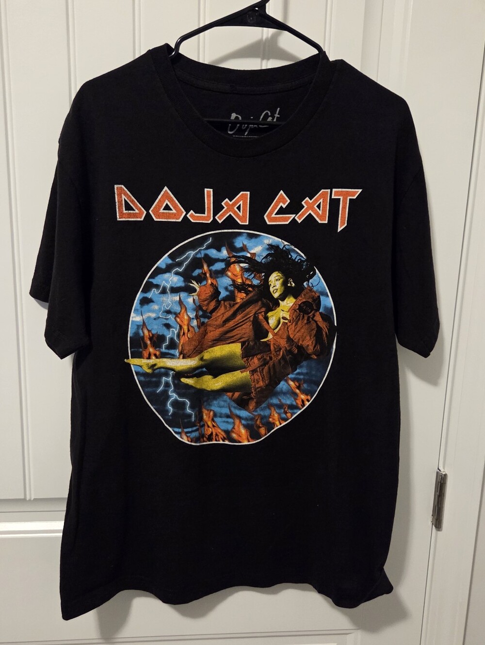 DOJA CAT Falling Lightning Flames Concert Tour Shirt Size L Rap Hip-Hop Tee